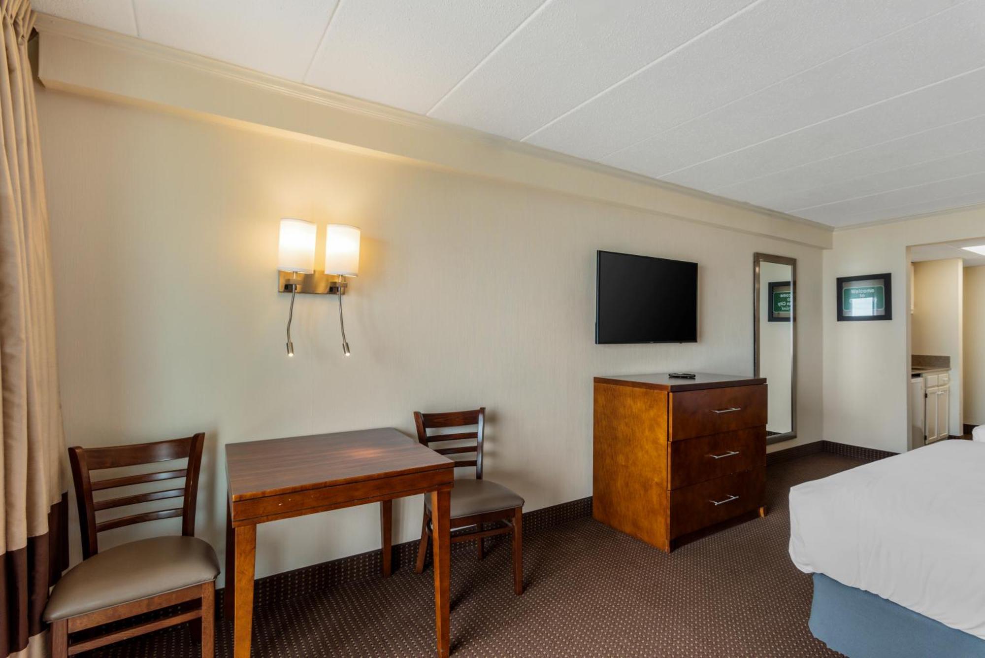 Quality Inn Ocean City Beachfront Exterior photo