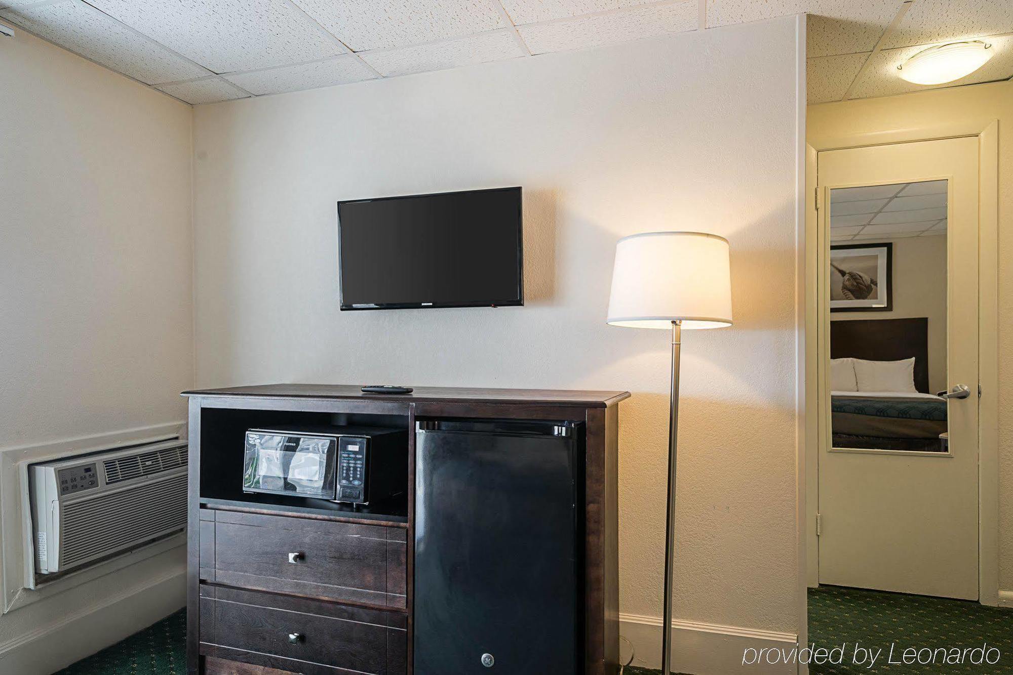 Quality Inn Ocean City Beachfront Exterior photo